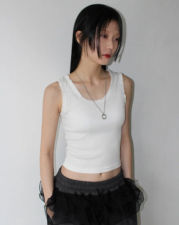 ADORABLE LACE SLEEVELESS